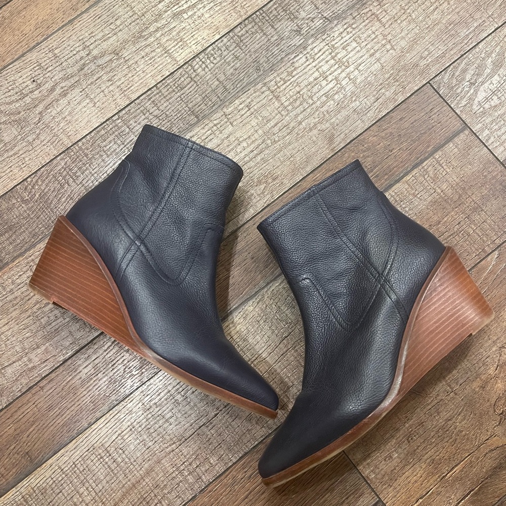 Dolan Leather Wedge Boots Size 39, Navy